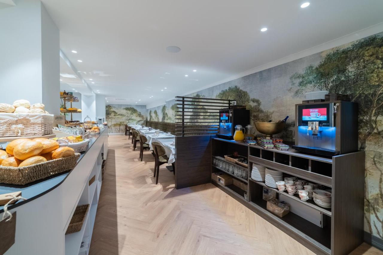 Floris Hotel