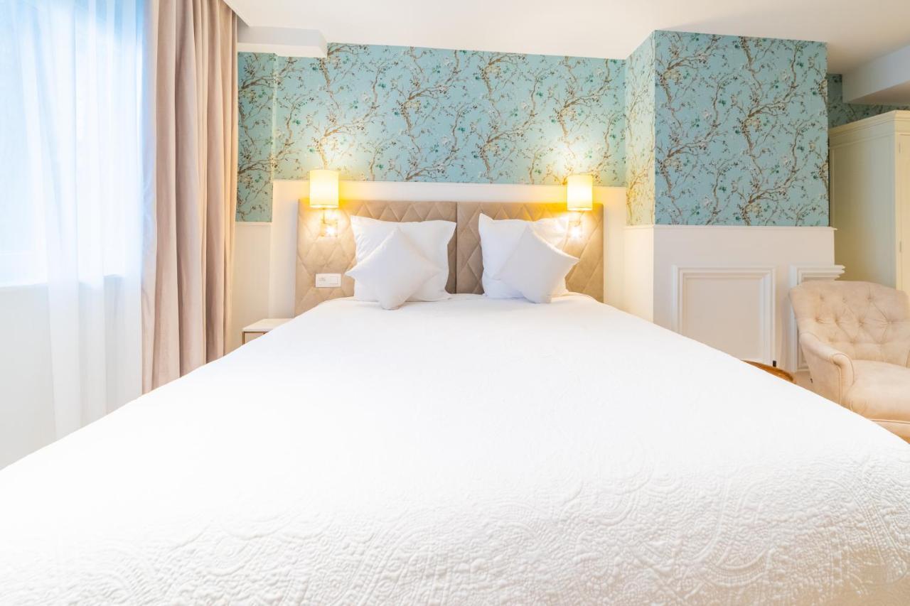 Floris Hotel 4*