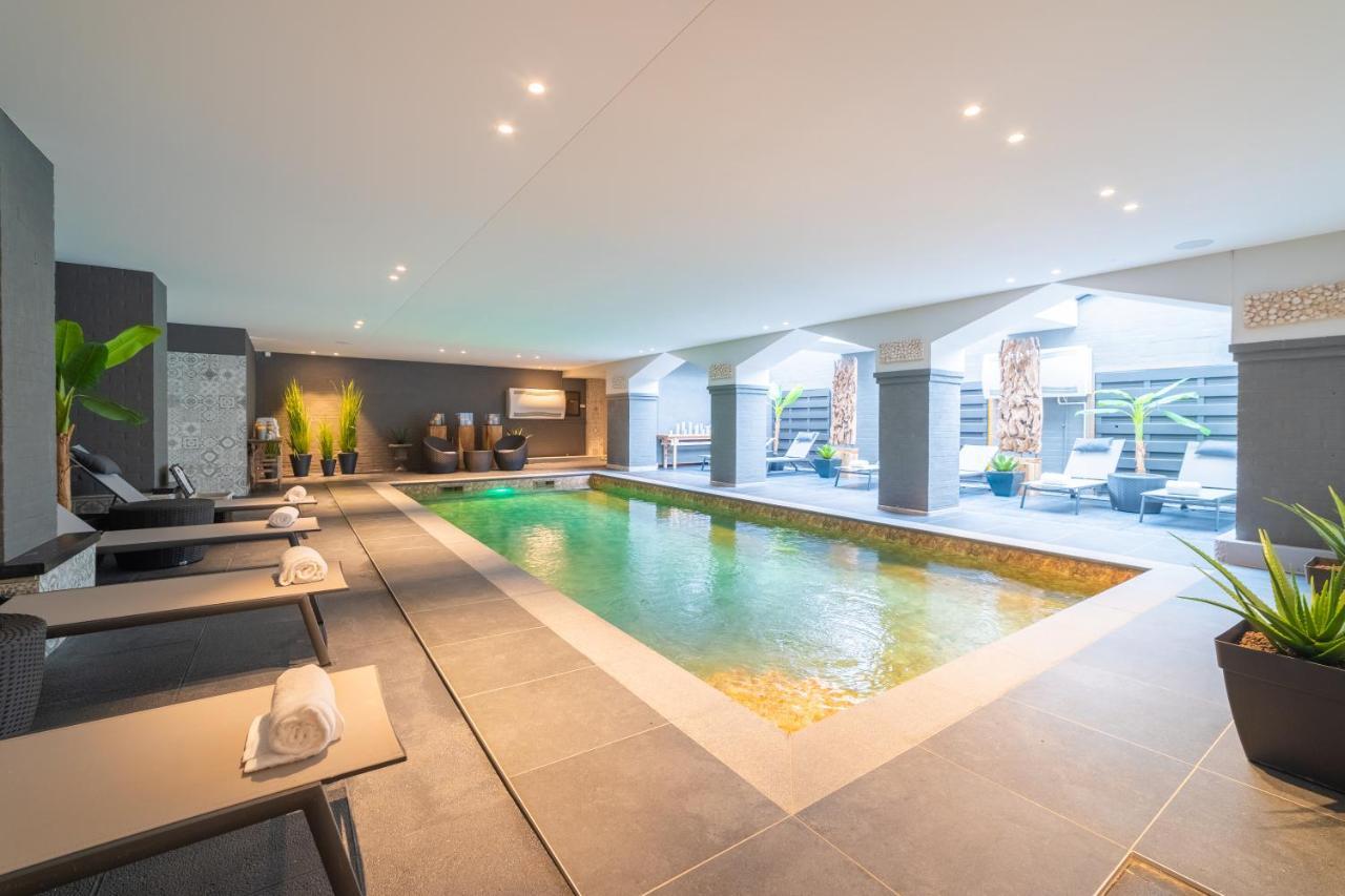 Hotel Floris 4*