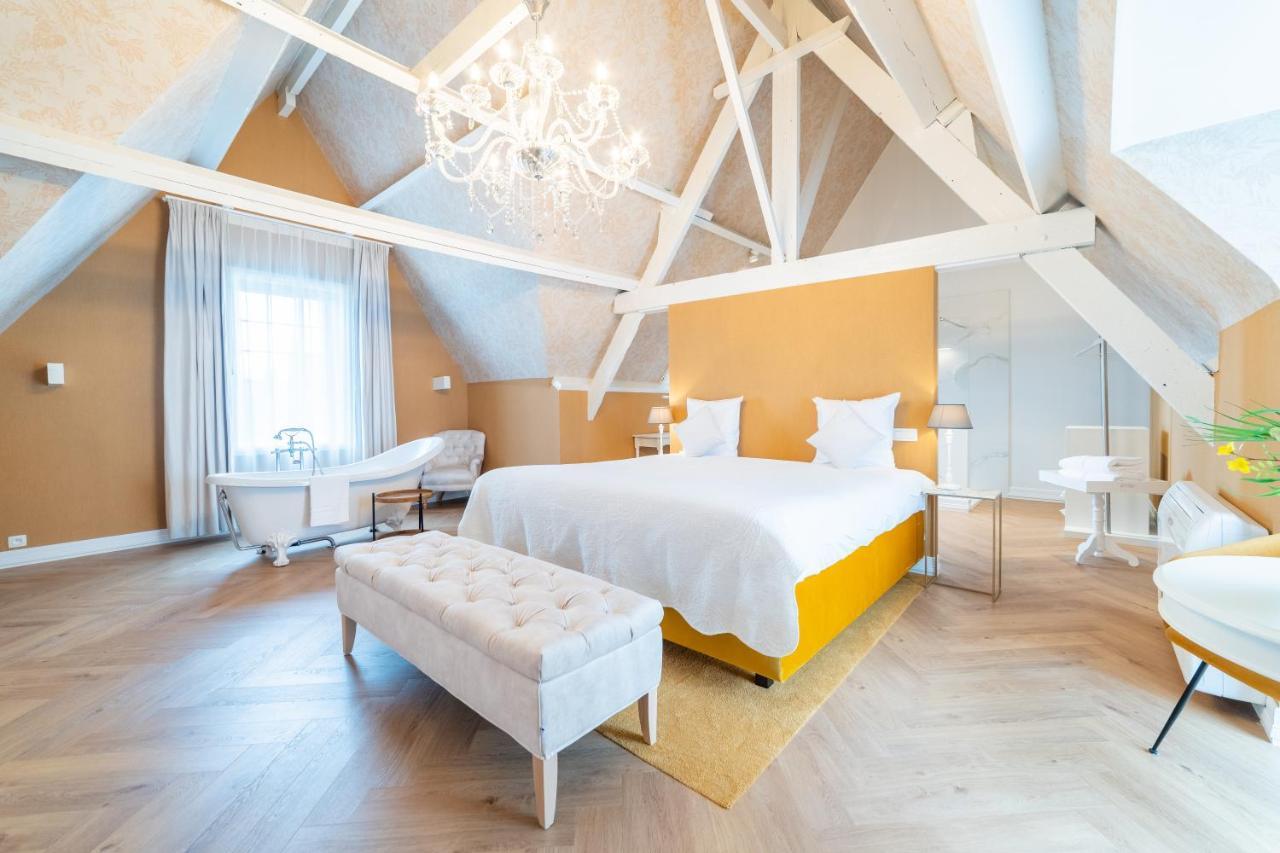 Hotel Floris 4*