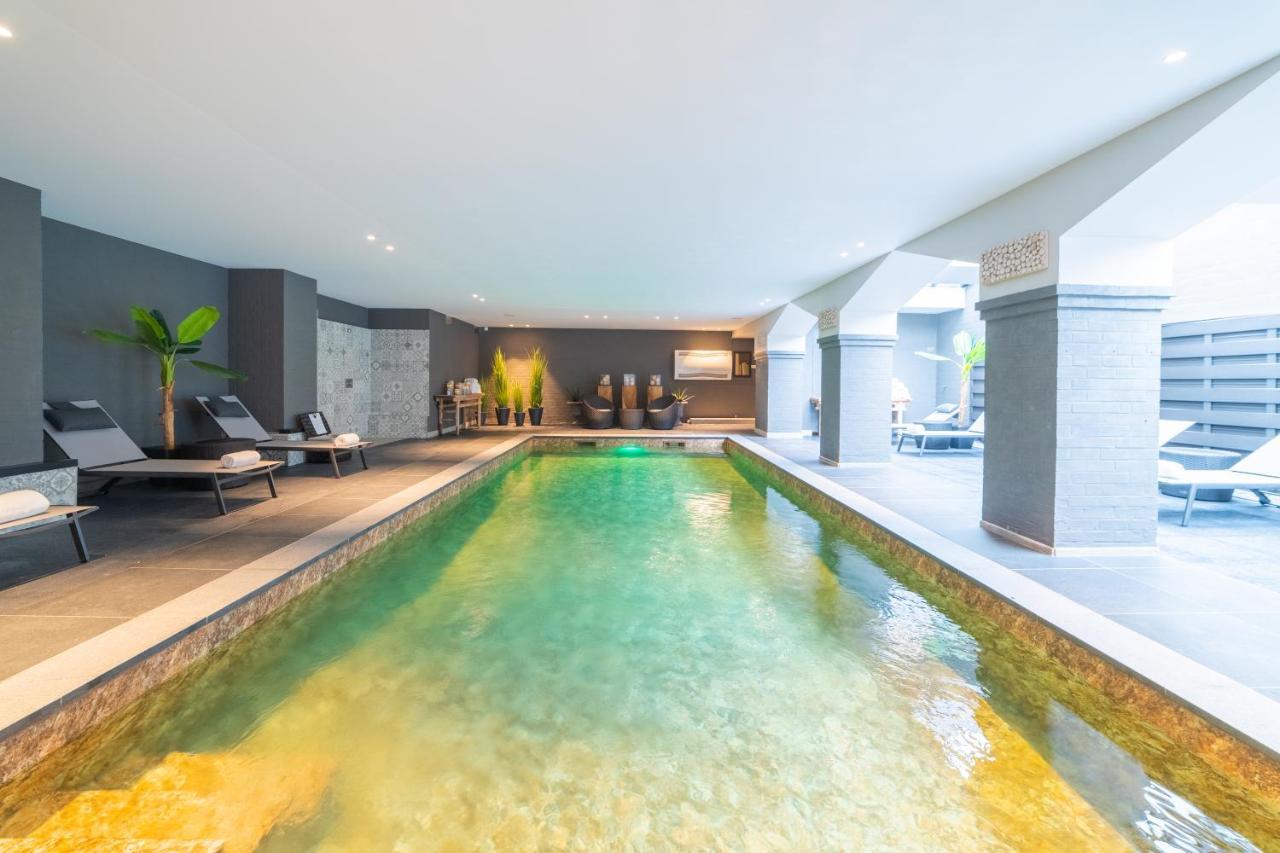 Floris Hotel