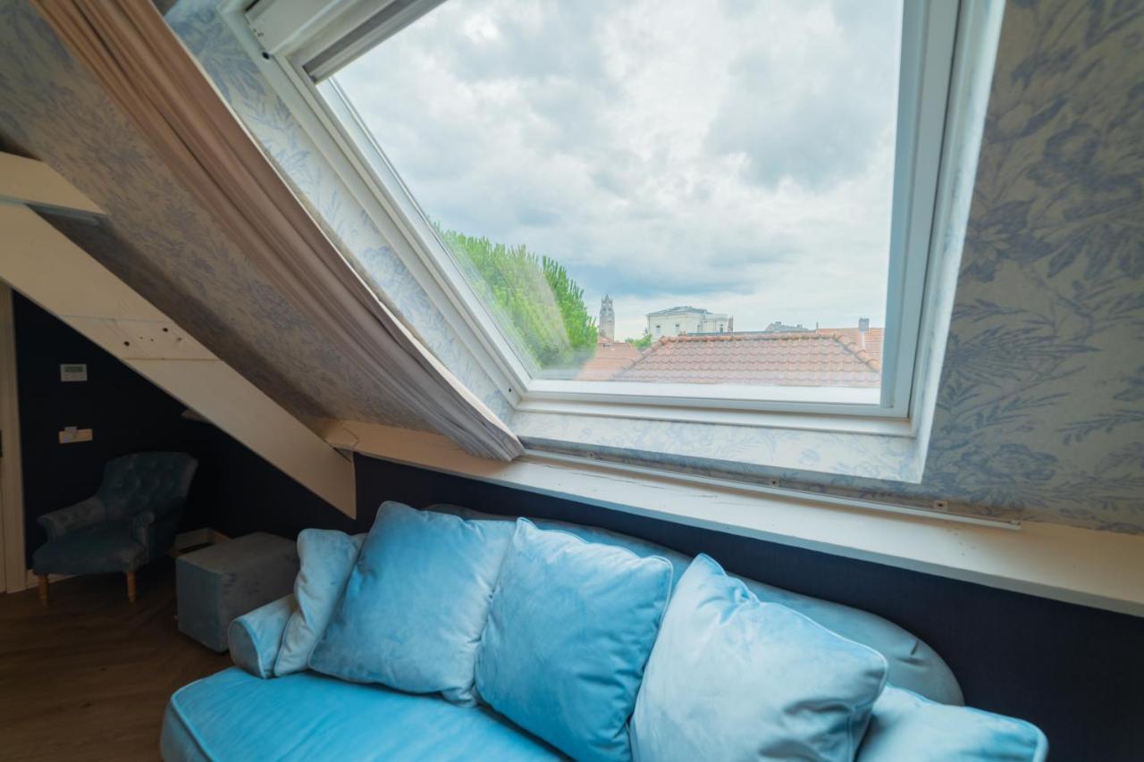 Floris Hotel